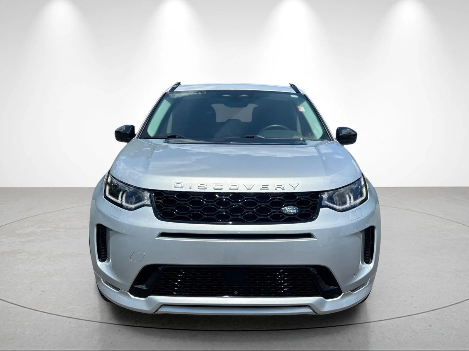 Used 2025 Hakuba Silver Metallic Land Rover S image 8