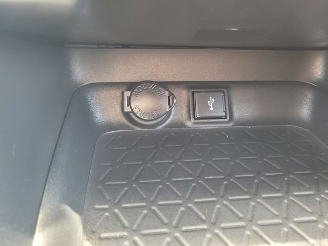 Used 2022 Silver Toyota XLE Premium image 26