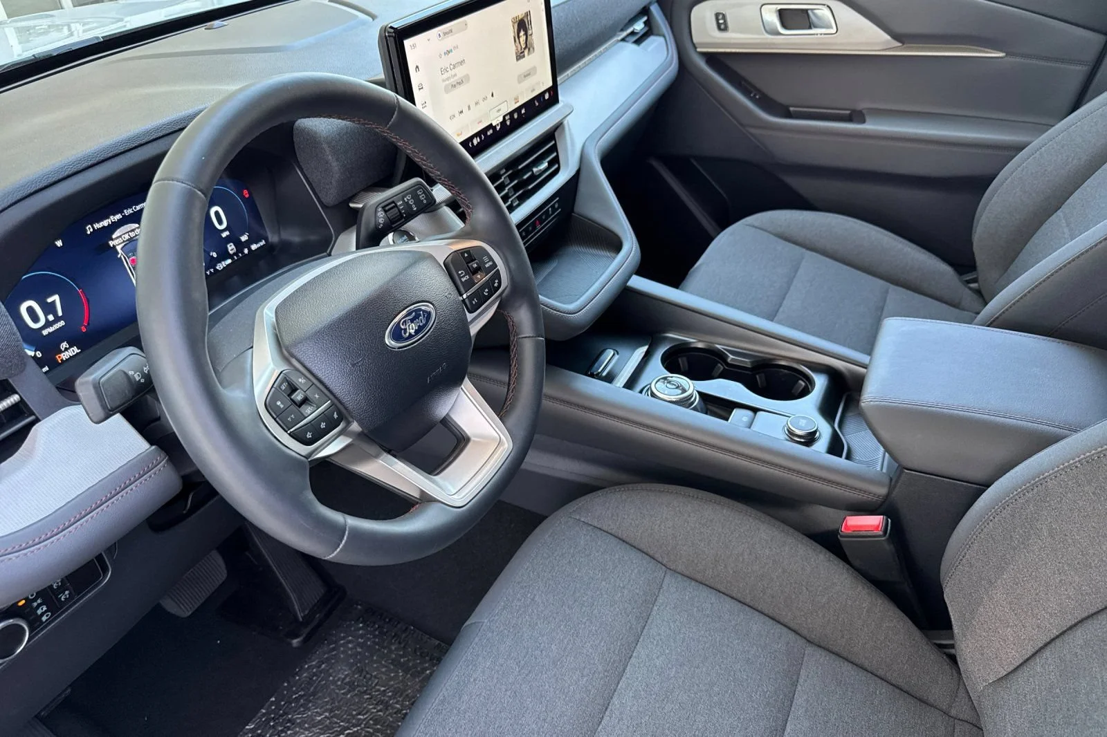 Used 2025 White Ford Active image 9