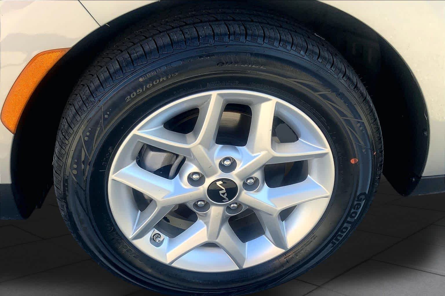 Certified Used 2024 Steel Gray Kia LX image 10