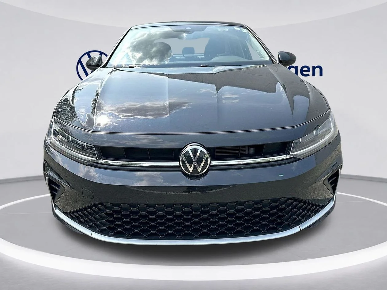 Used 2025 Black Volkswagen 1.5T SE image 8