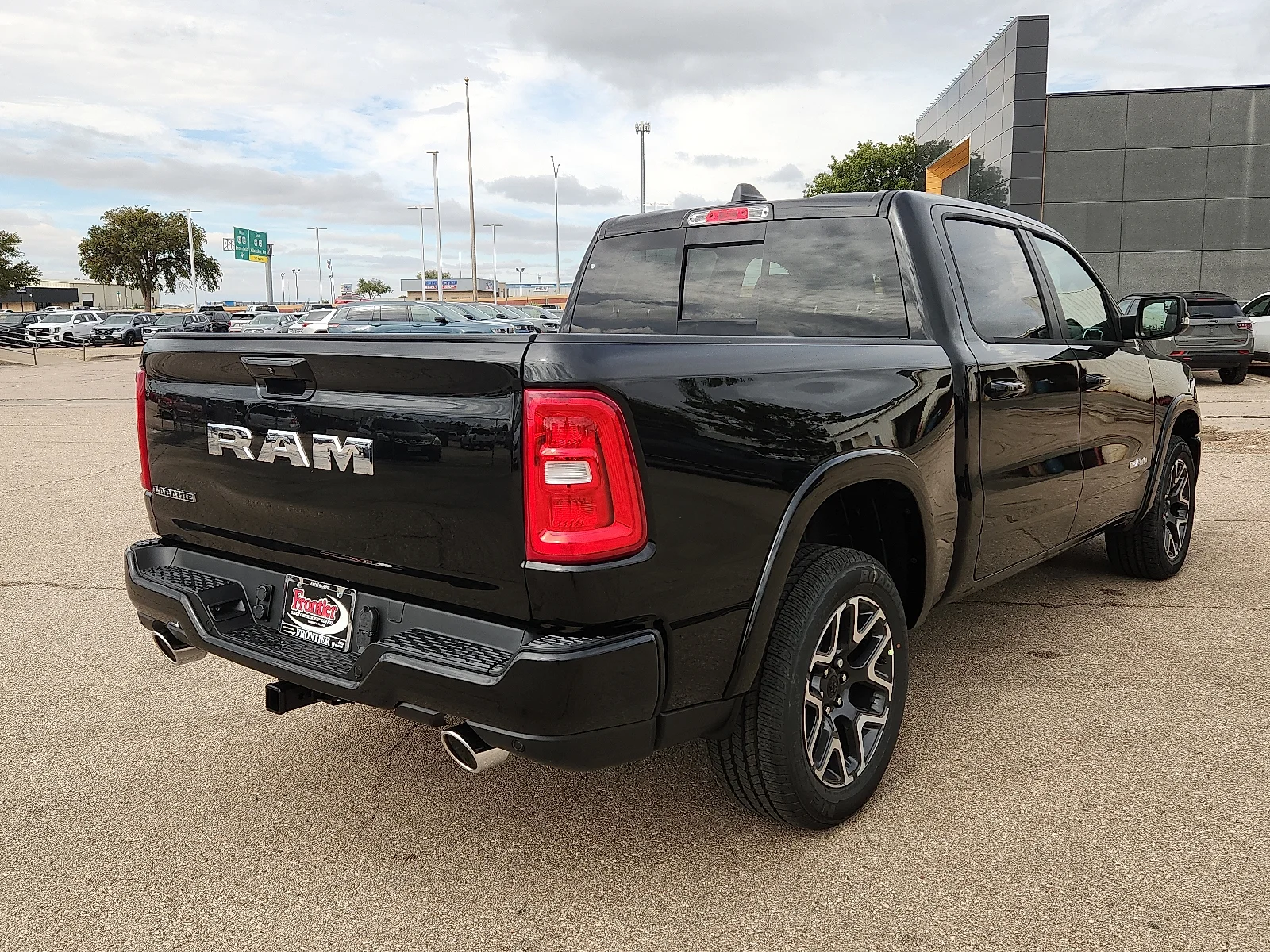 New 2027 Diamond Black Crystal Pearl-Coat  Paint Ram LARAMIE CREW CAB 4X2 5
