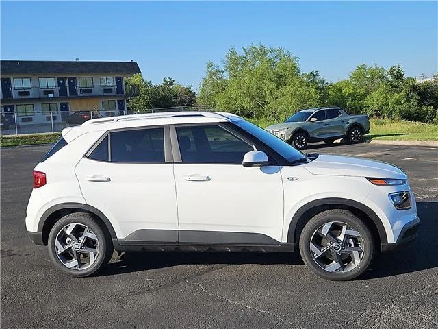 New 2026 Lunar White w/Black Roof Hyundai SEL image 5