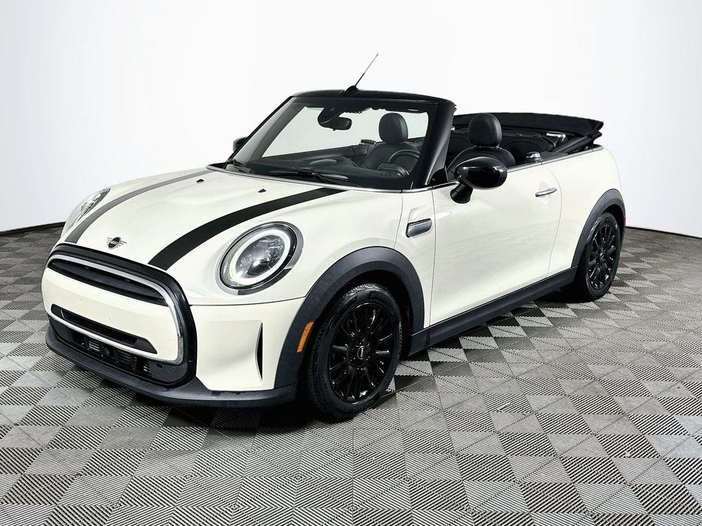 Used 2022 Pepper White MINI Signature image 9