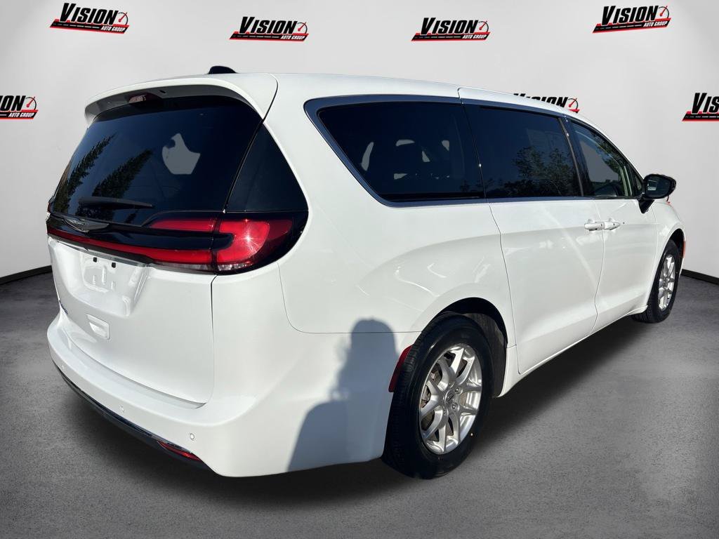 Used 2024 White Chrysler Touring L image 5