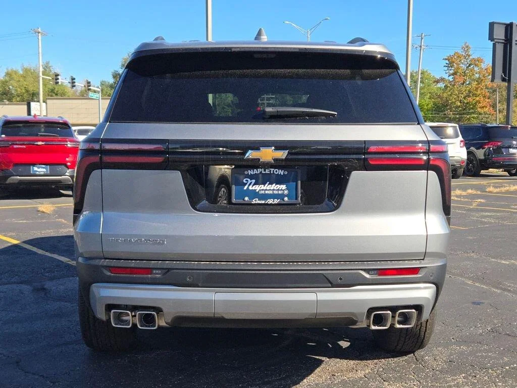 2027 Chevrolet Traverse LT - Photo 13