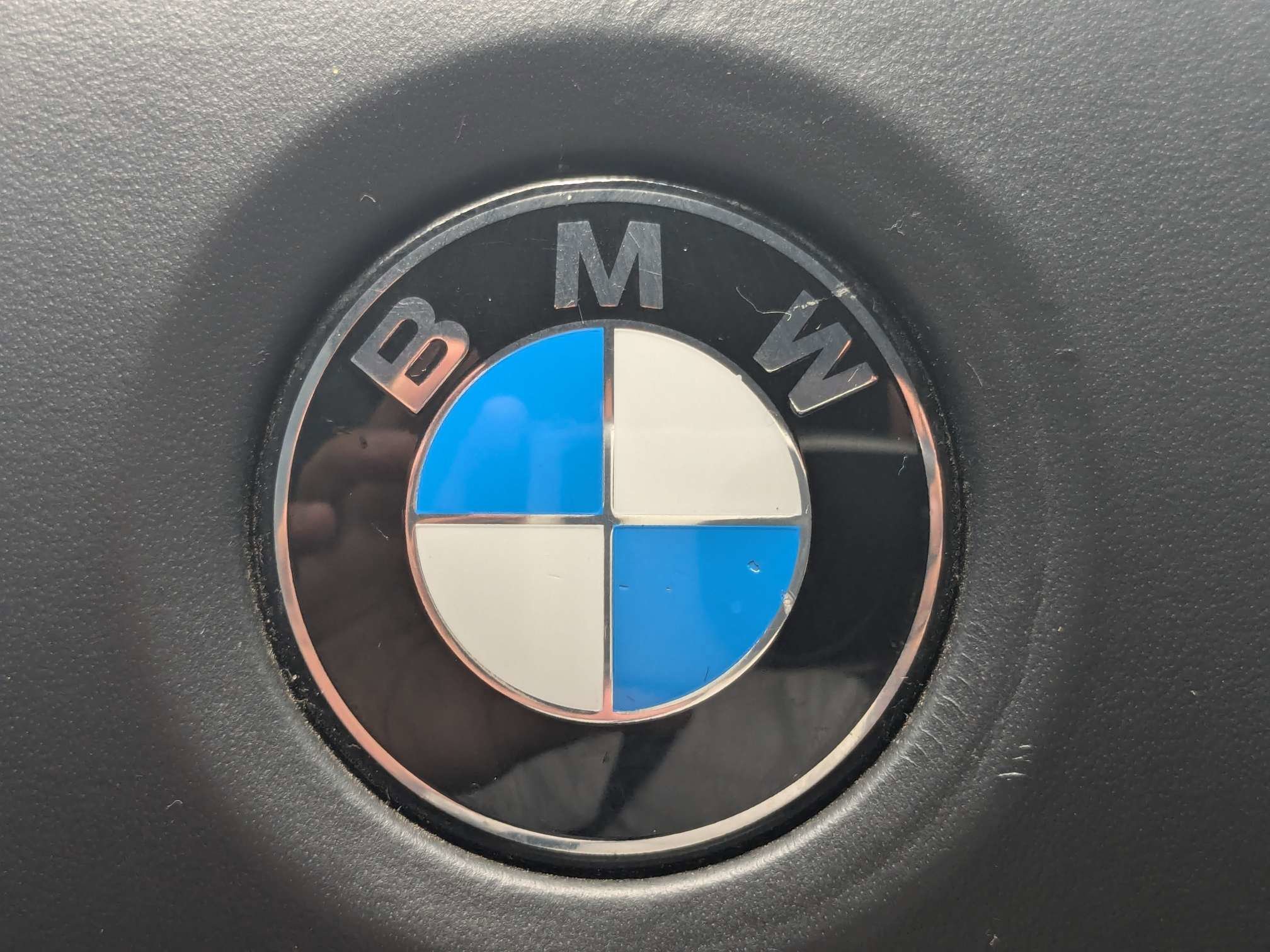 Used 2022 Alpine White BMW 750i xDrive image 34