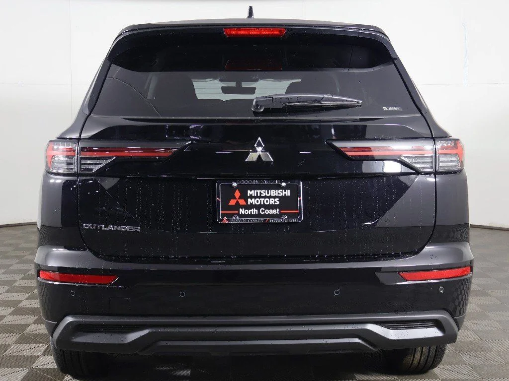 New 2026 Black Mitsubishi ES image 13