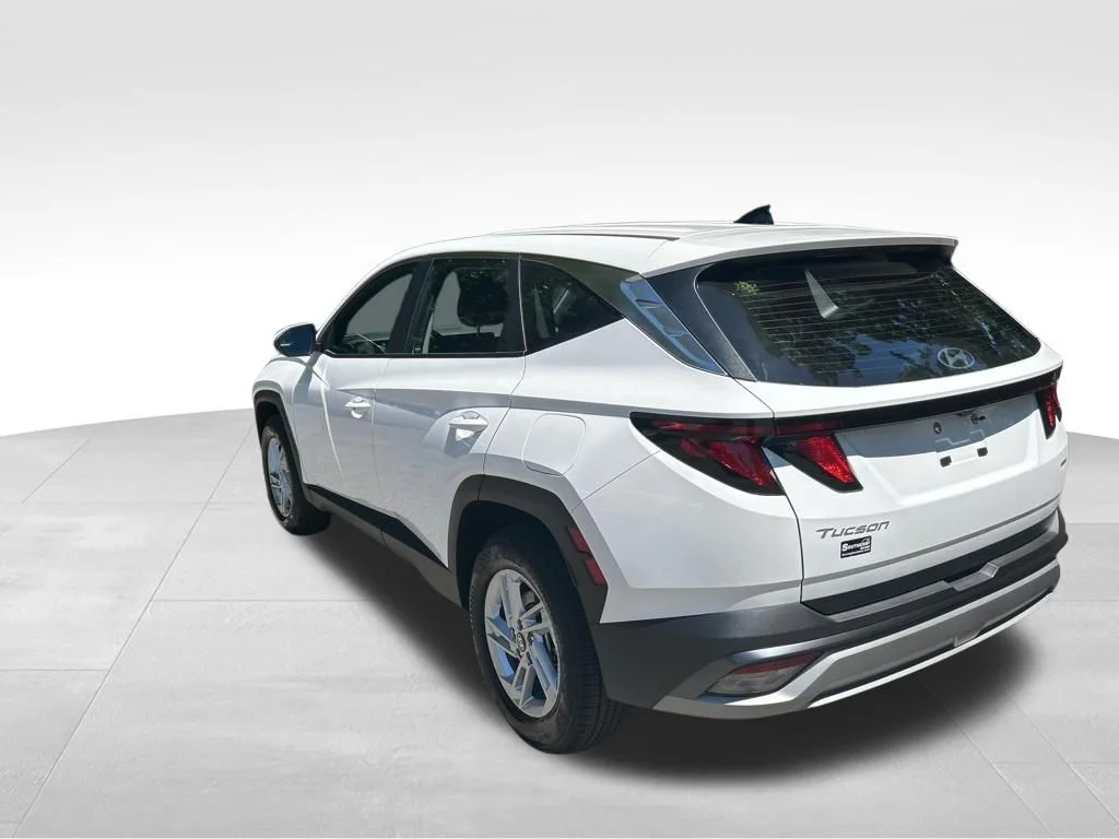 Used 2026 White Hyundai SE image 3
