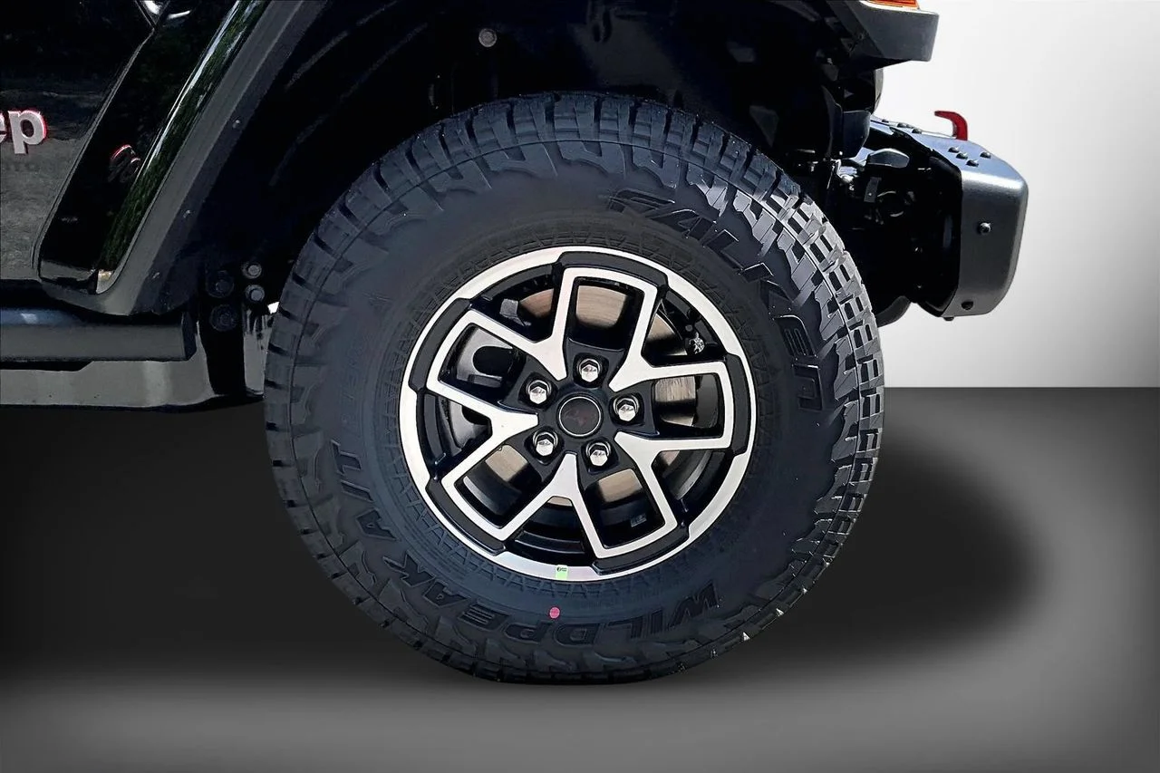 New 2026 Black Clear-Coat Exterior Paint Jeep Rubicon X image 30