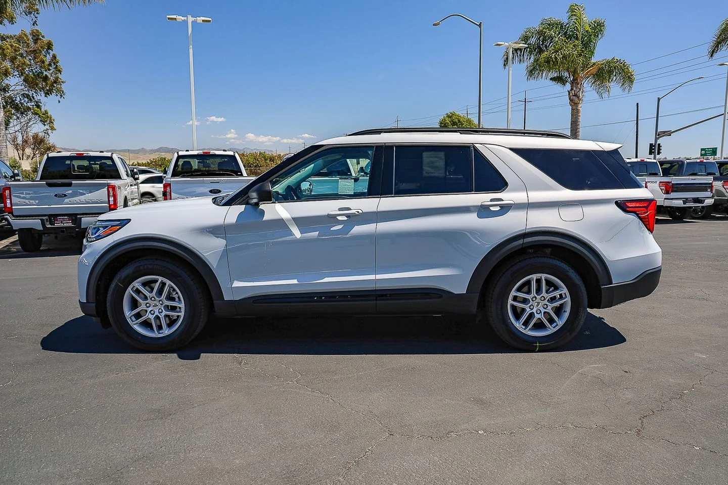 New 2026 Space White Metallic Ford Active image 7