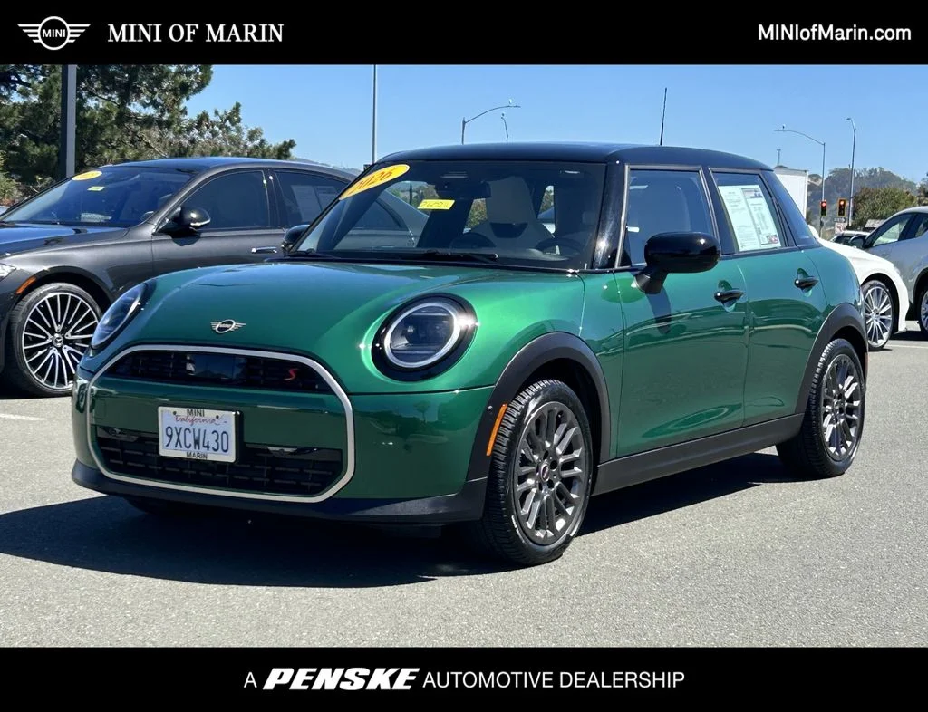 2026 MINI Hardtop Cooper S Signature's photo