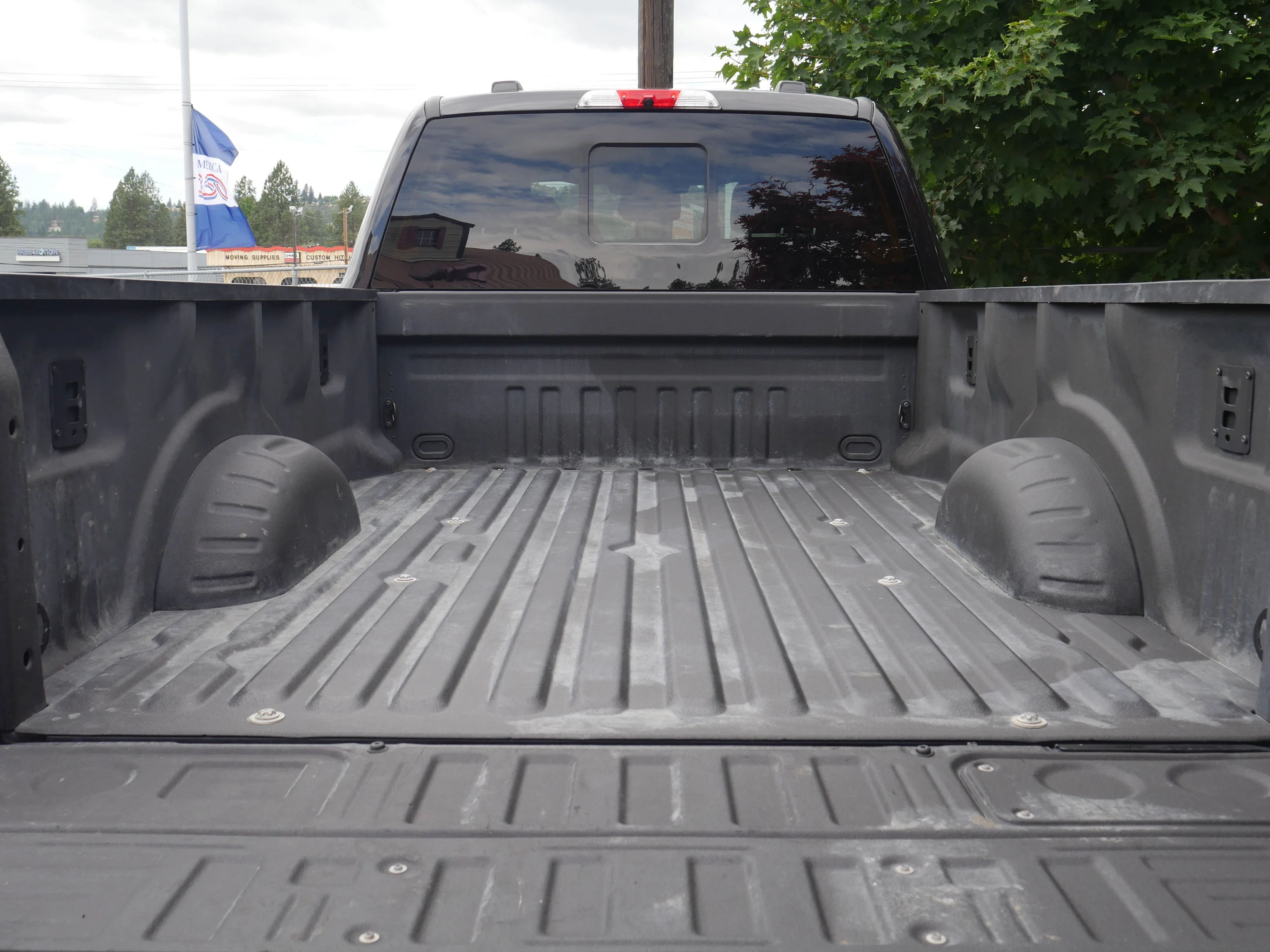 Certified Used 2024 Agate Black Metallic Ford LARIAT image 27