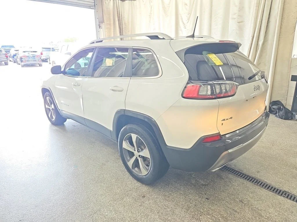 Used 2019 White Jeep Limited image 16
