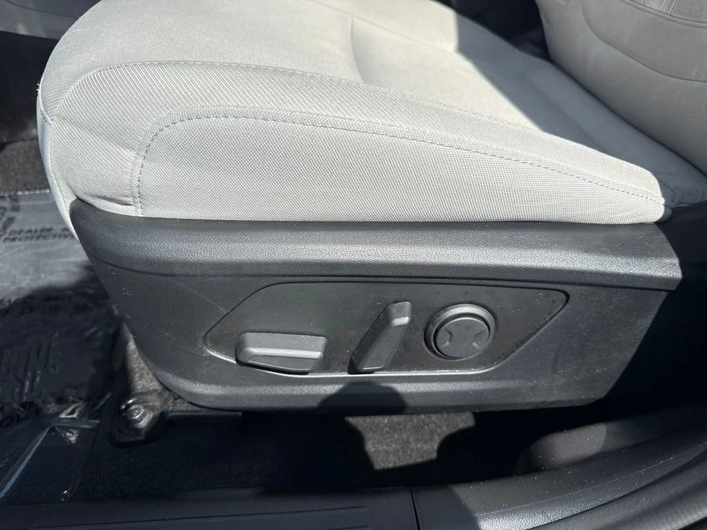 Used 2025 Gray Hyundai SEL image 14