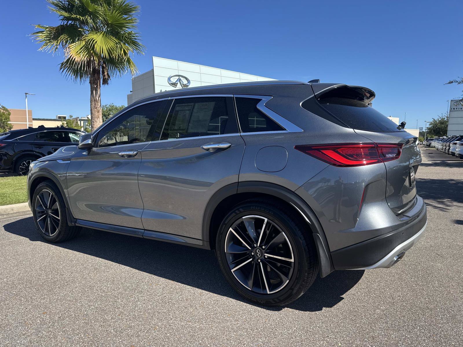 Used 2023 Gray INFINITI LUXE image 8