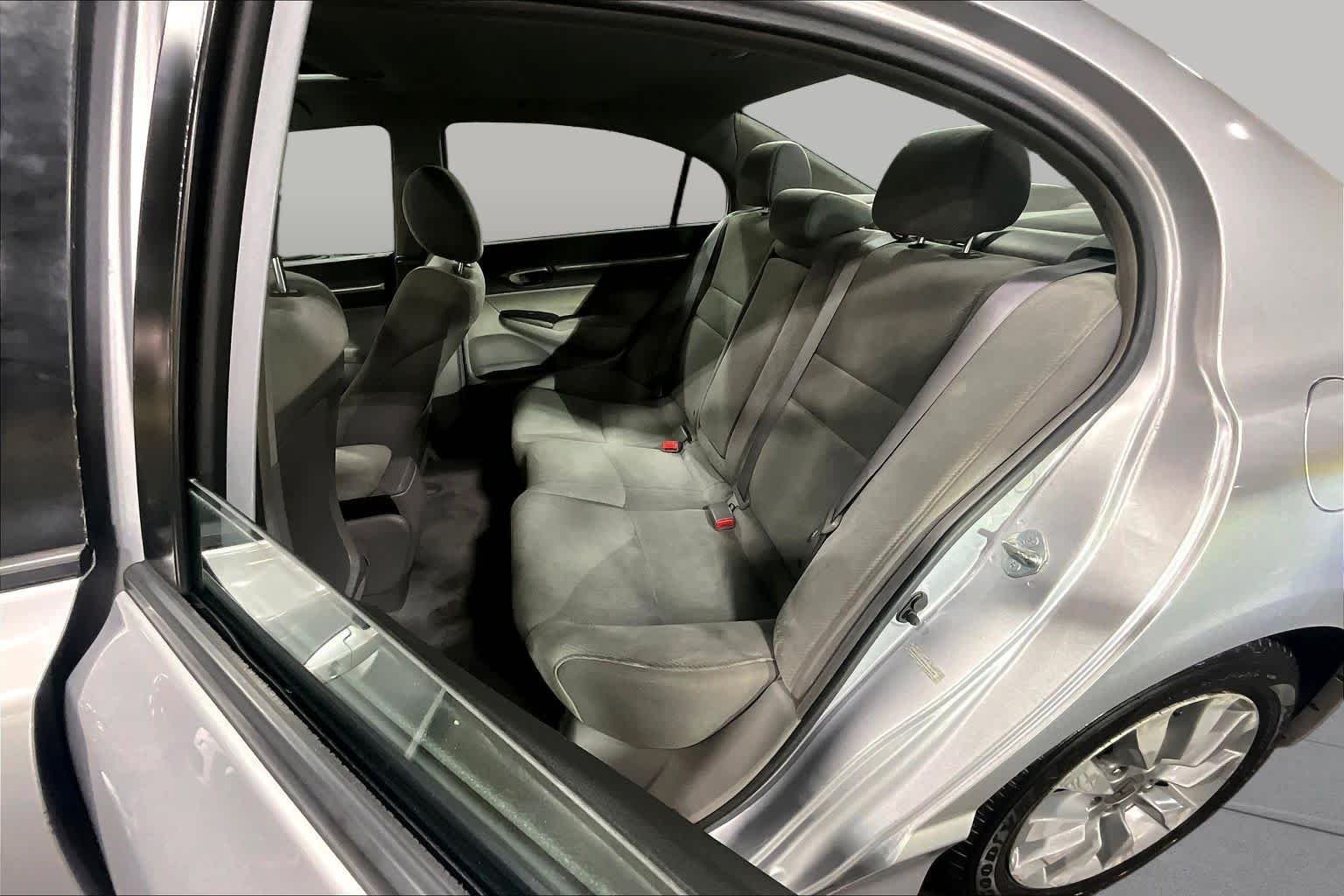 Used 2011 Alabaster Silver Metallic Honda EX image 20
