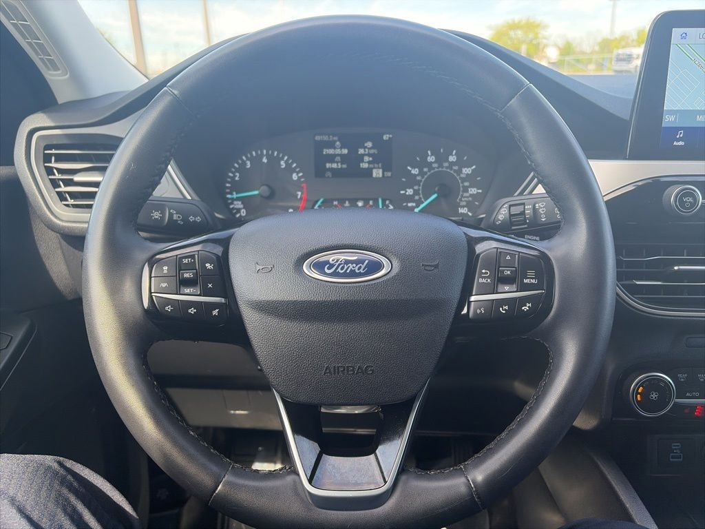 Used 2022 Silver Ford SE image 27