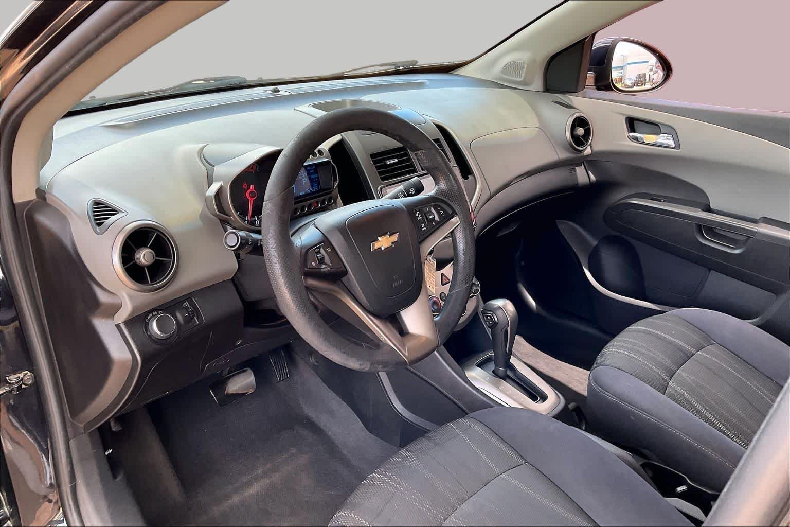 Used 2013 Black Granite Metallic Chevrolet LT image 16