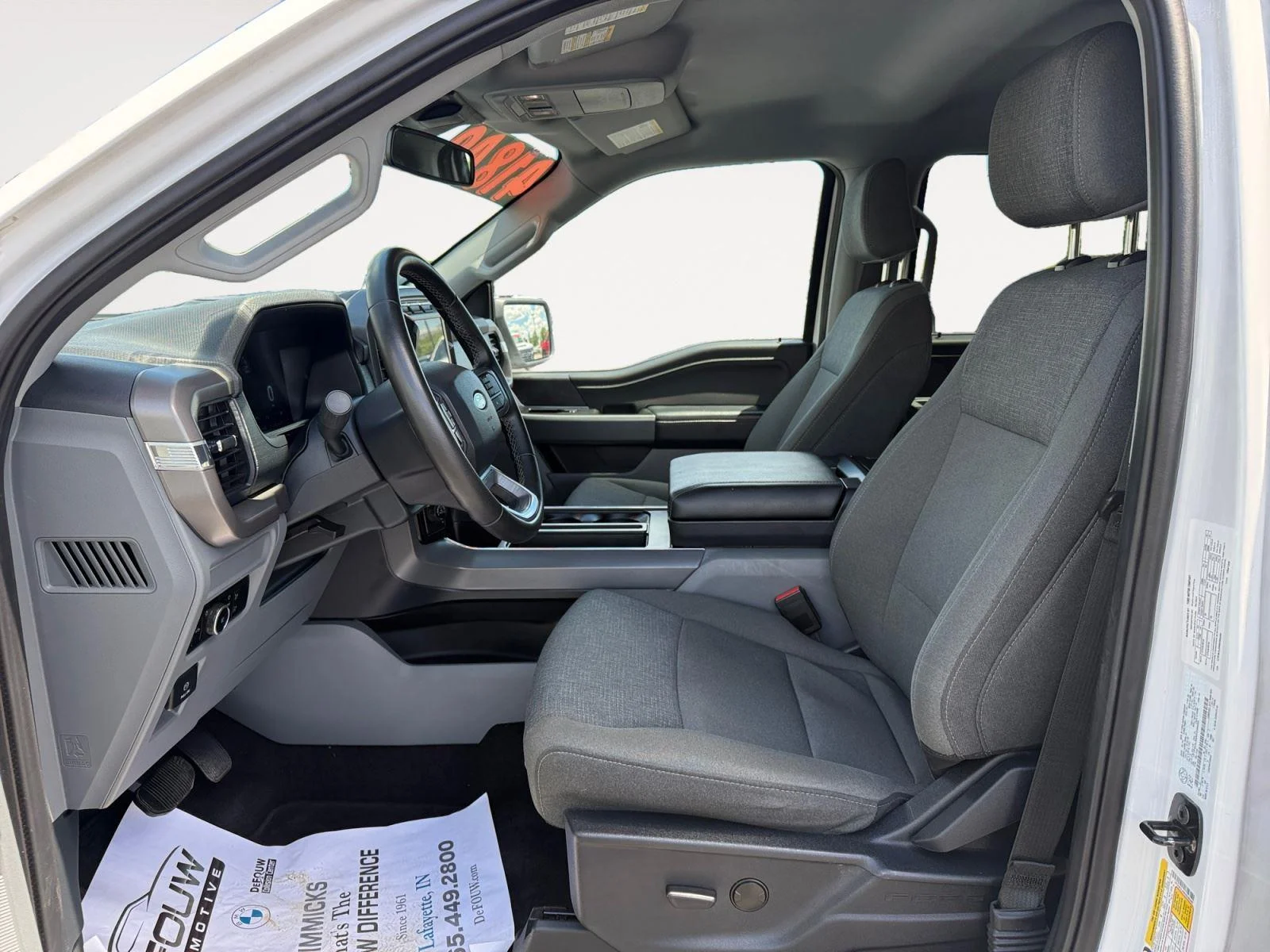Used 2024 Oxford White Ford XLT image 10