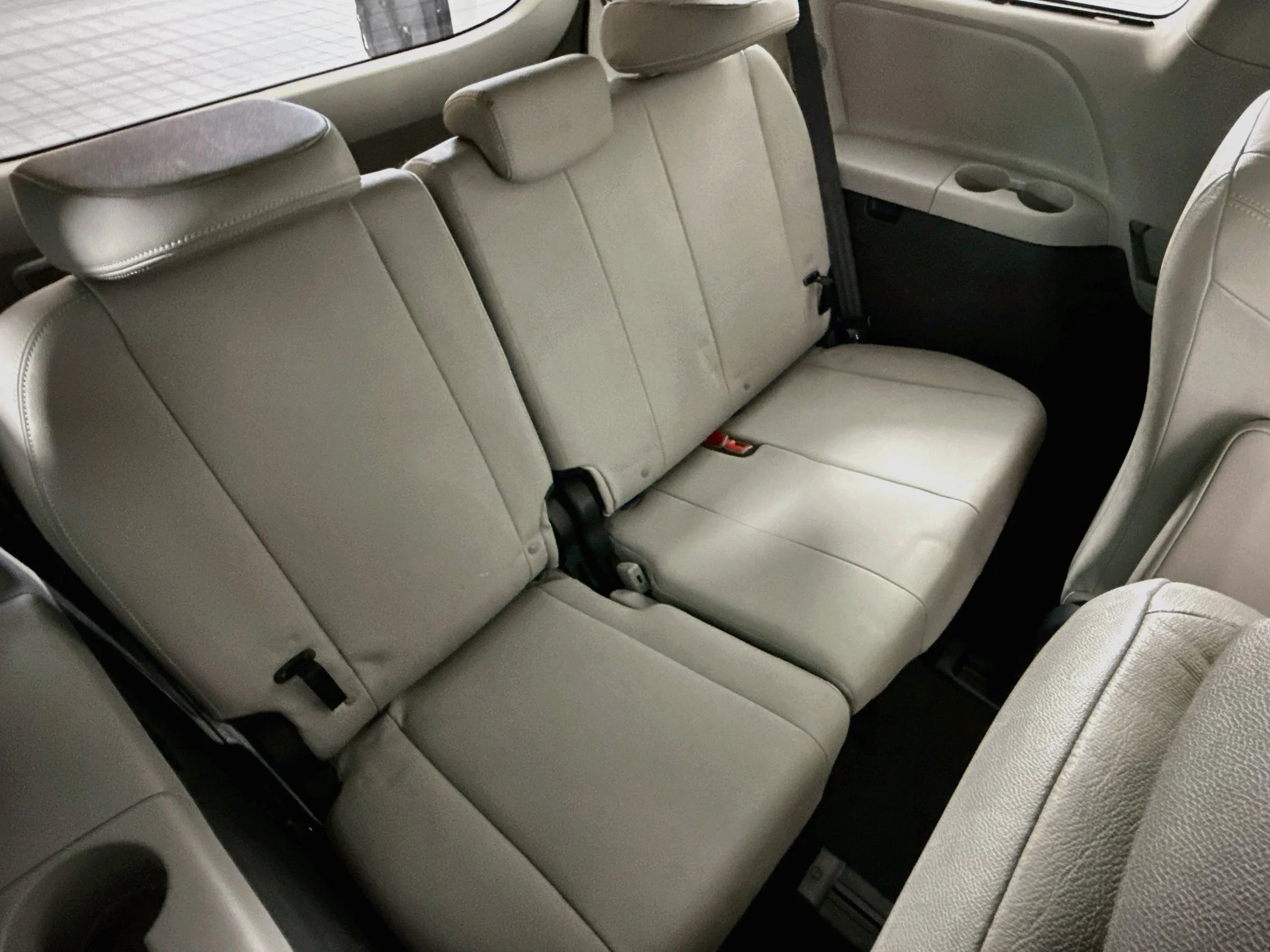 Used 2020 Blizzard Pearl Toyota Limited Premium image 27