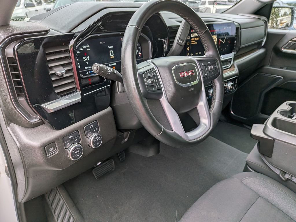 Used 2023 White GMC Elevation image 30