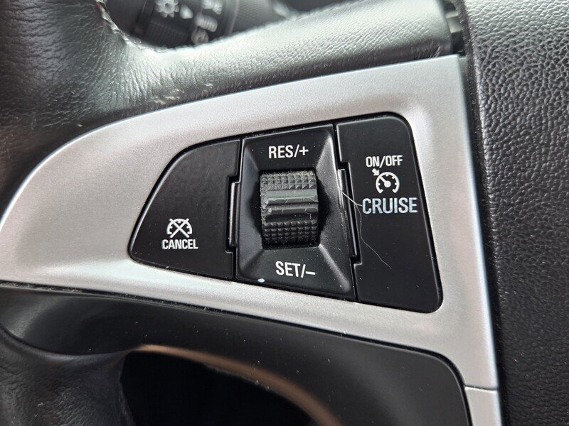 Used 2014 Summit White GMC FWD 4DR SLE W/SLE-2 image 29