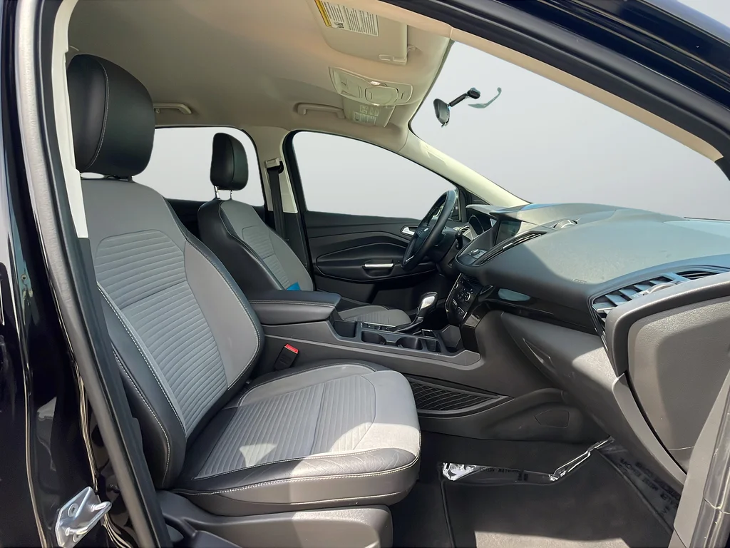 Used 2019 Black Ford SE image 15