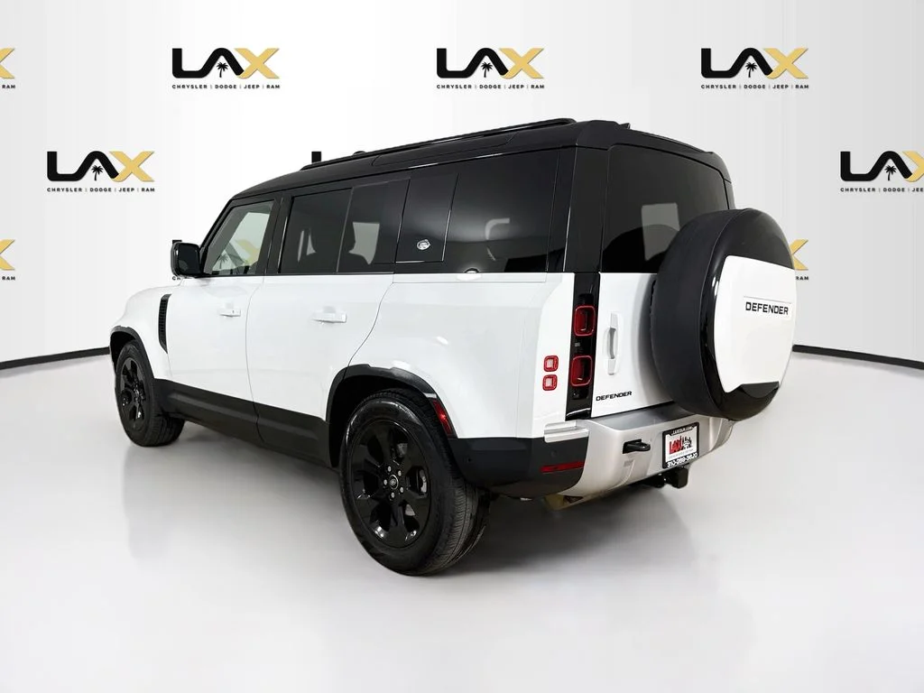 Used 2024 White Land Rover S image 5