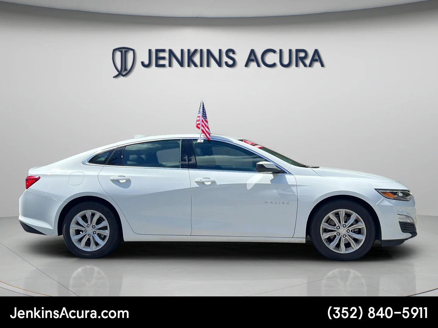 Used 2024 Summit White Chevrolet LT image 2