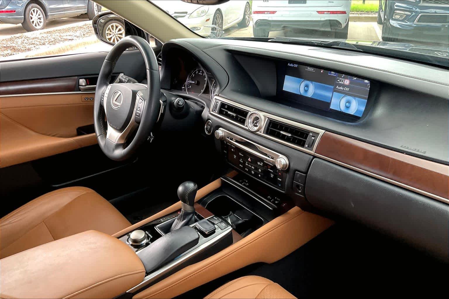 Used 2015 Obsidian Lexus  image 31