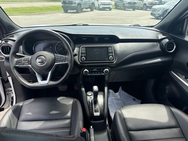 Used 2020 White Nissan SR image 27