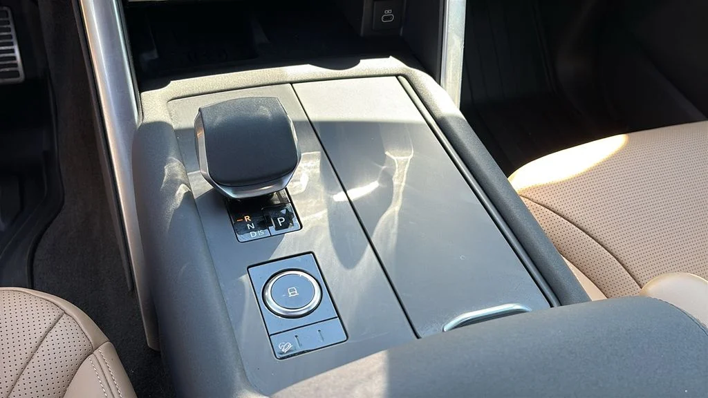 Certified Used 2025 Gray Land Rover Dynamic SE image 18