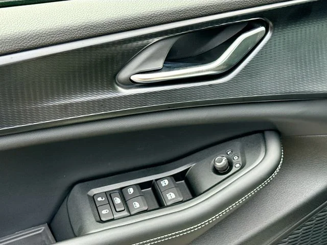 New 2026 Silver Zynith Exterior Paint Jeep Laredo image 12