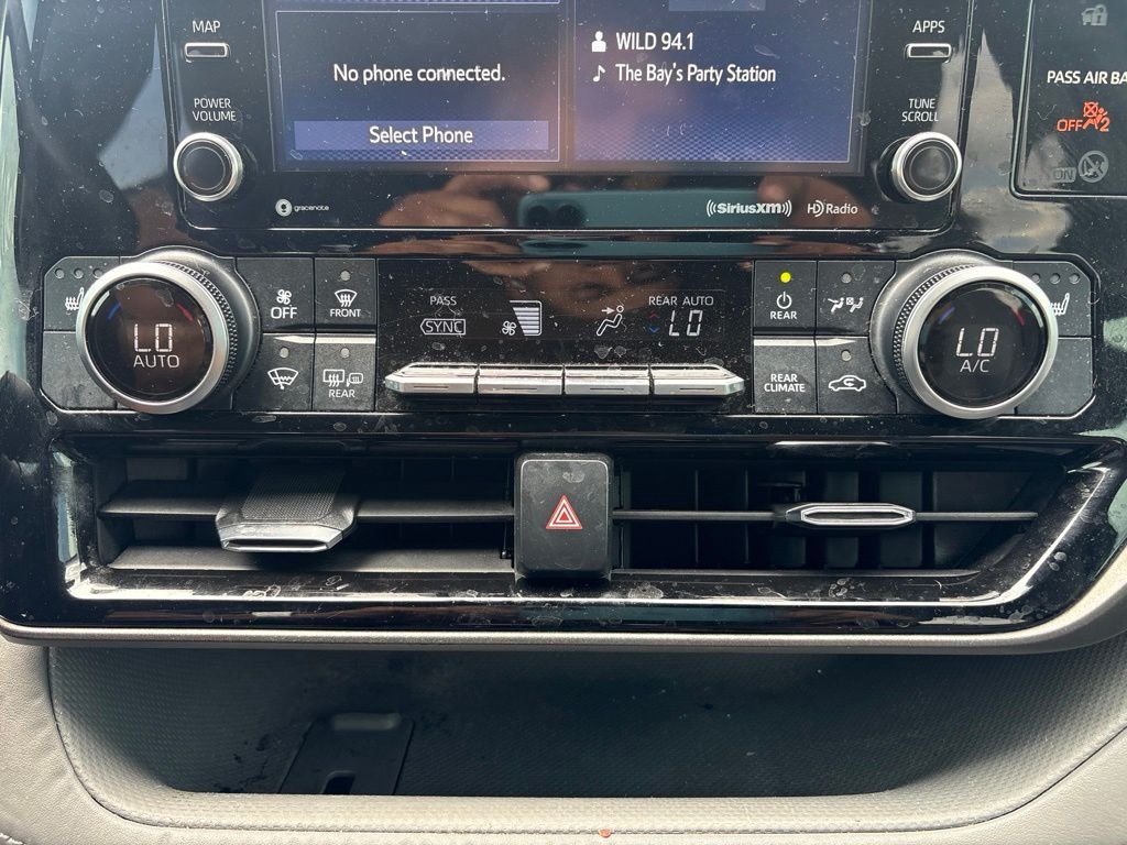 Used 2021  Toyota XLE image 21