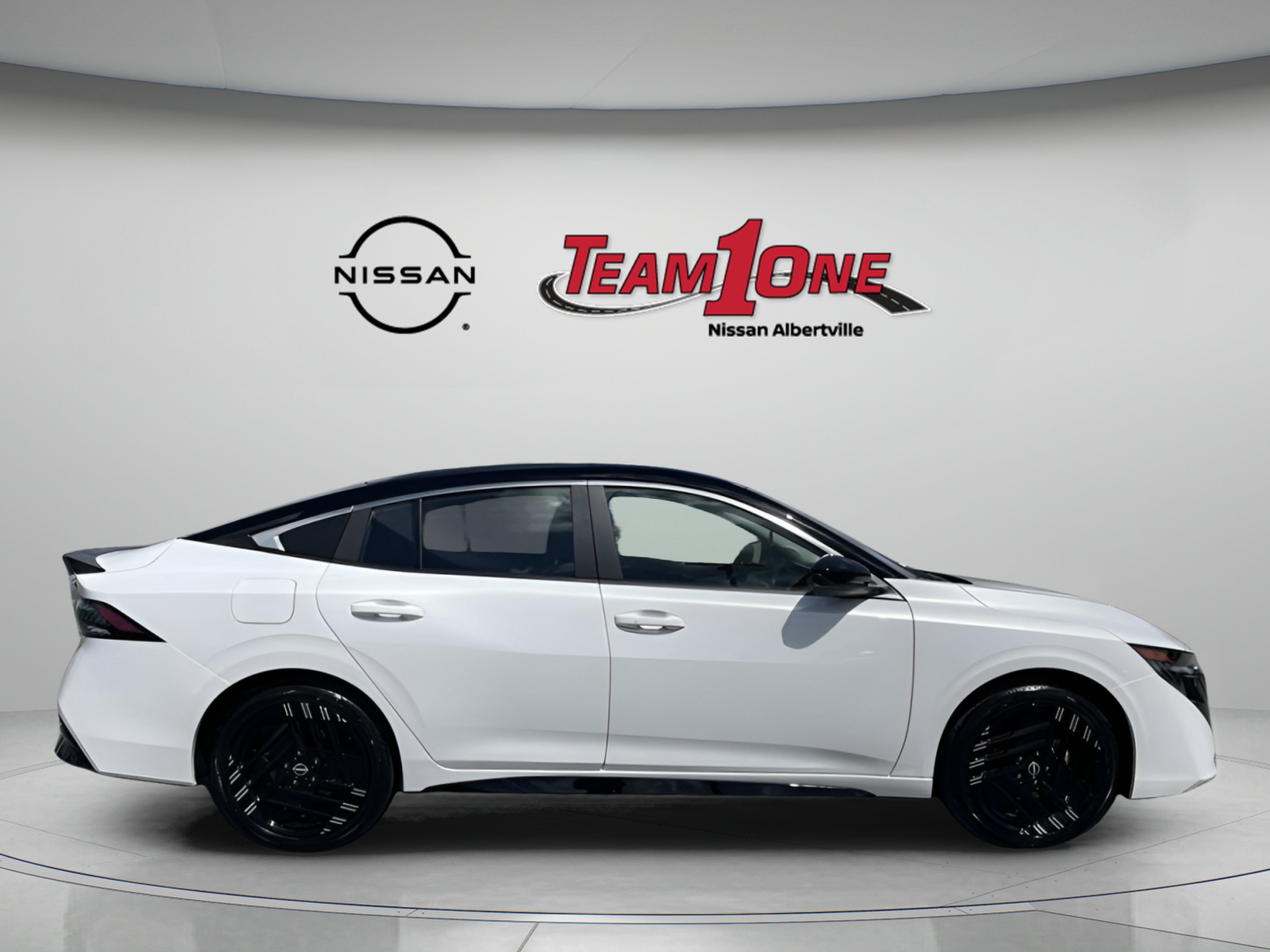 New 2026 Aspen White TriCoat / Super Black Two-tone Nissan SR image 8