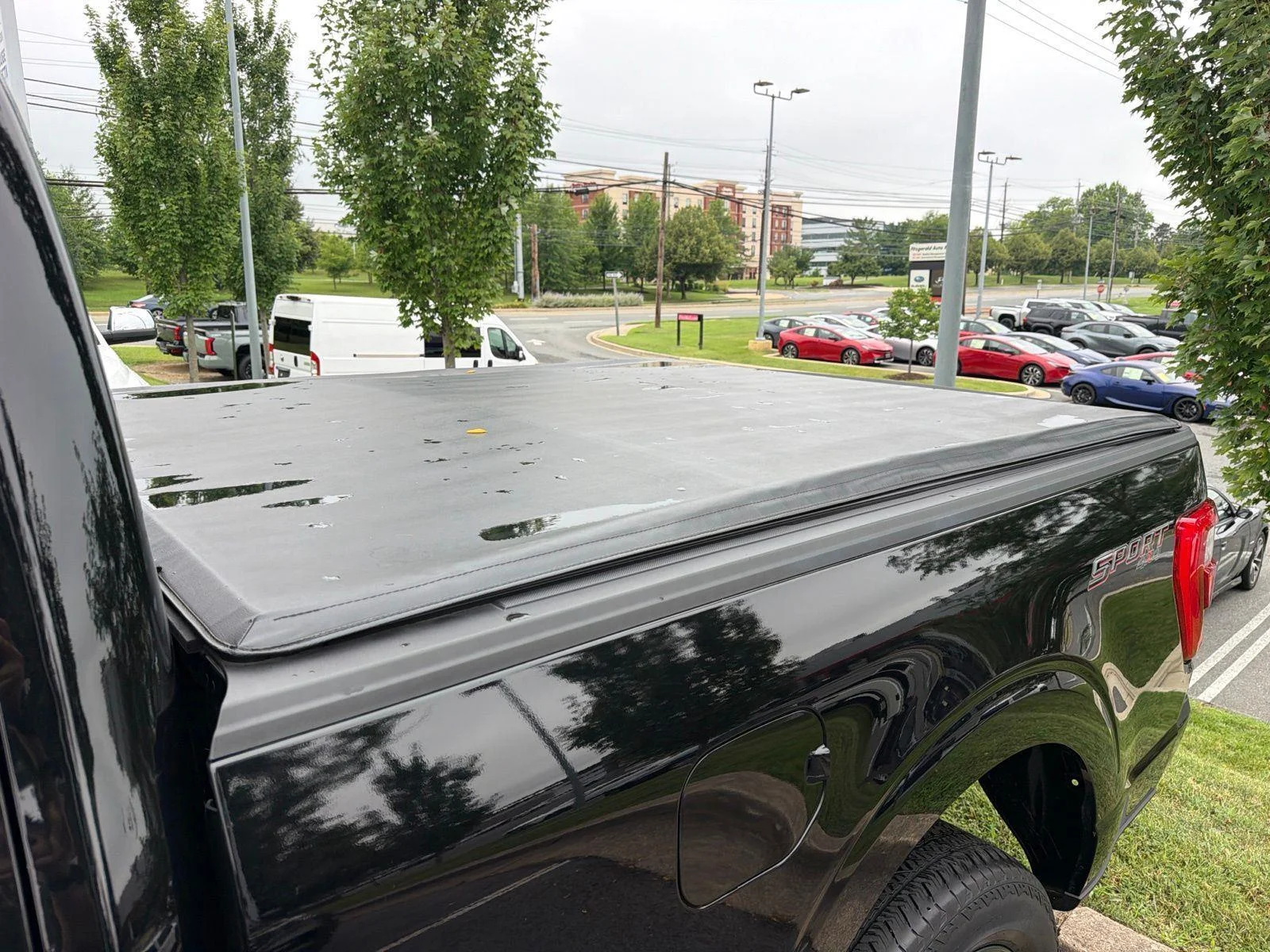 Used 2023 Agate Black Metallic Ford LARIAT image 26