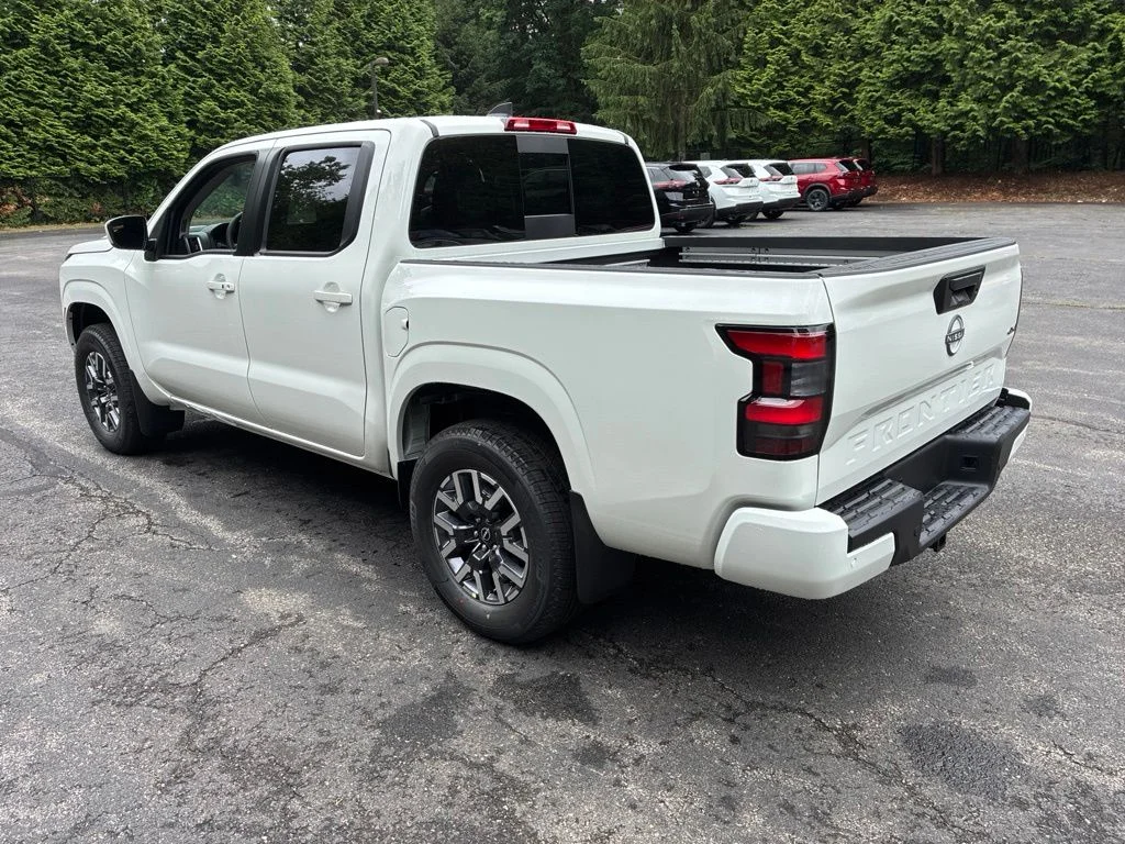 New 2026 Glacier White Nissan Crew Cab SV image 5