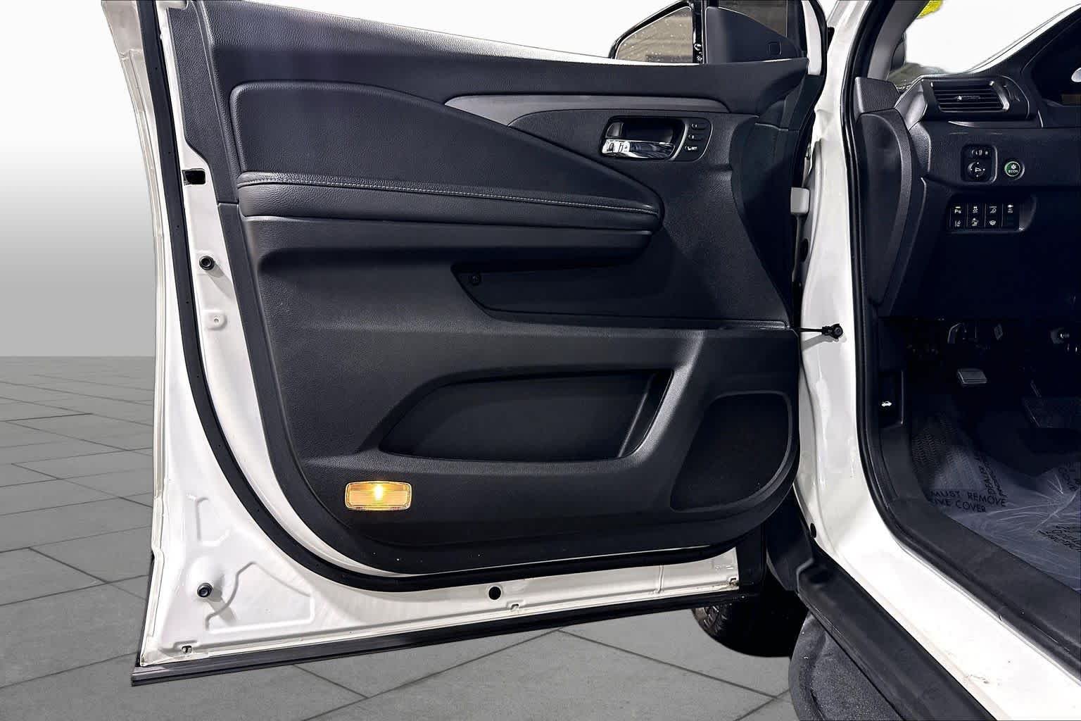 Used 2022 Platinum White Pearl Honda RTL-E image 22