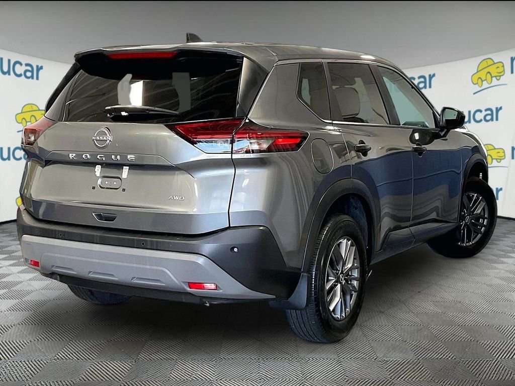 Used 2023 Gray Nissan S image 6