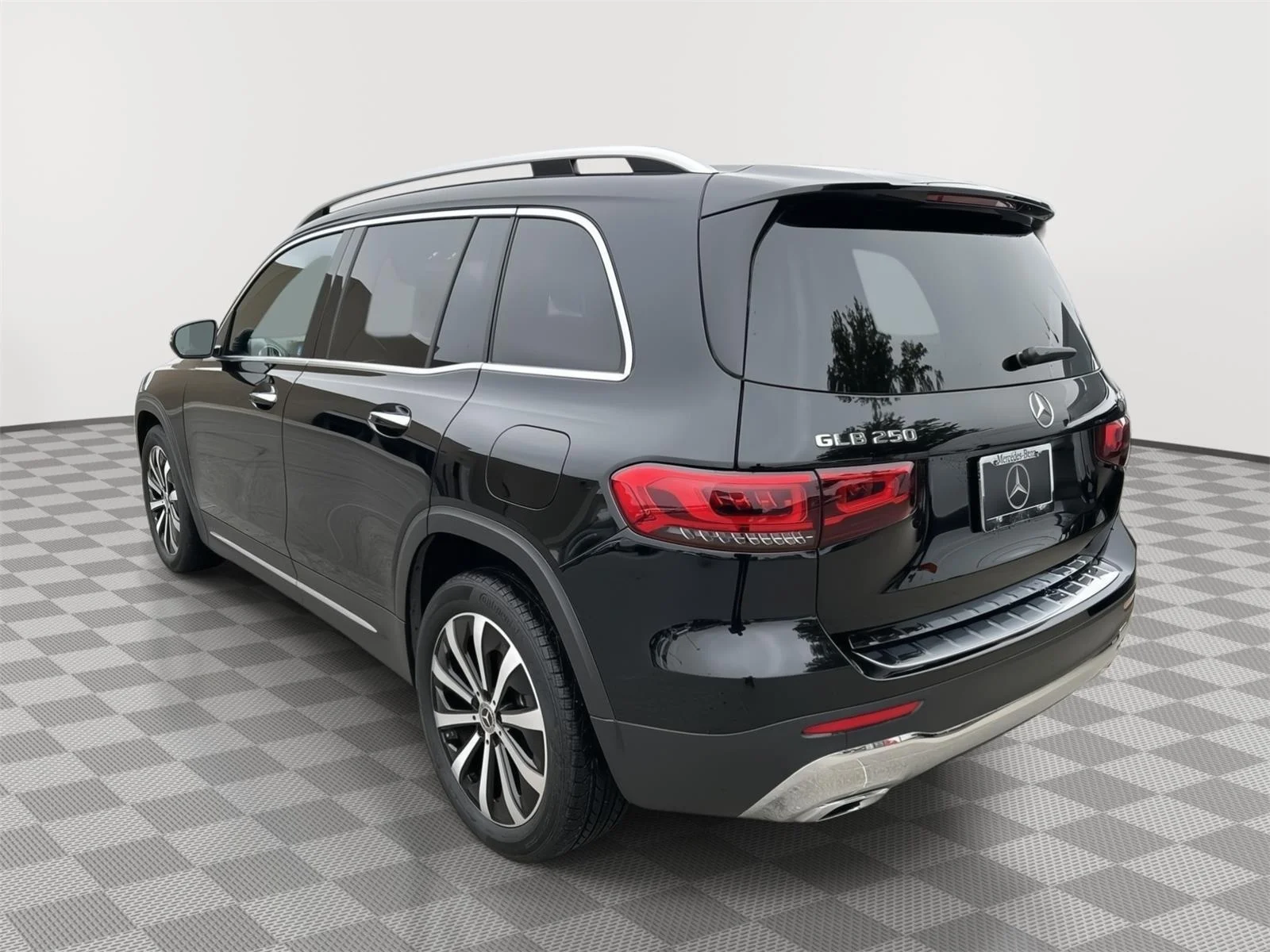 Certified Used 2023 Night Black Mercedes-Benz GLB 250 image 5