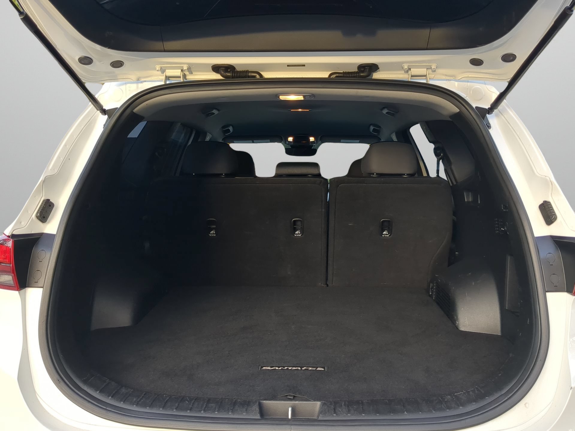 Used 2021 Quartz White Hyundai SE image 45