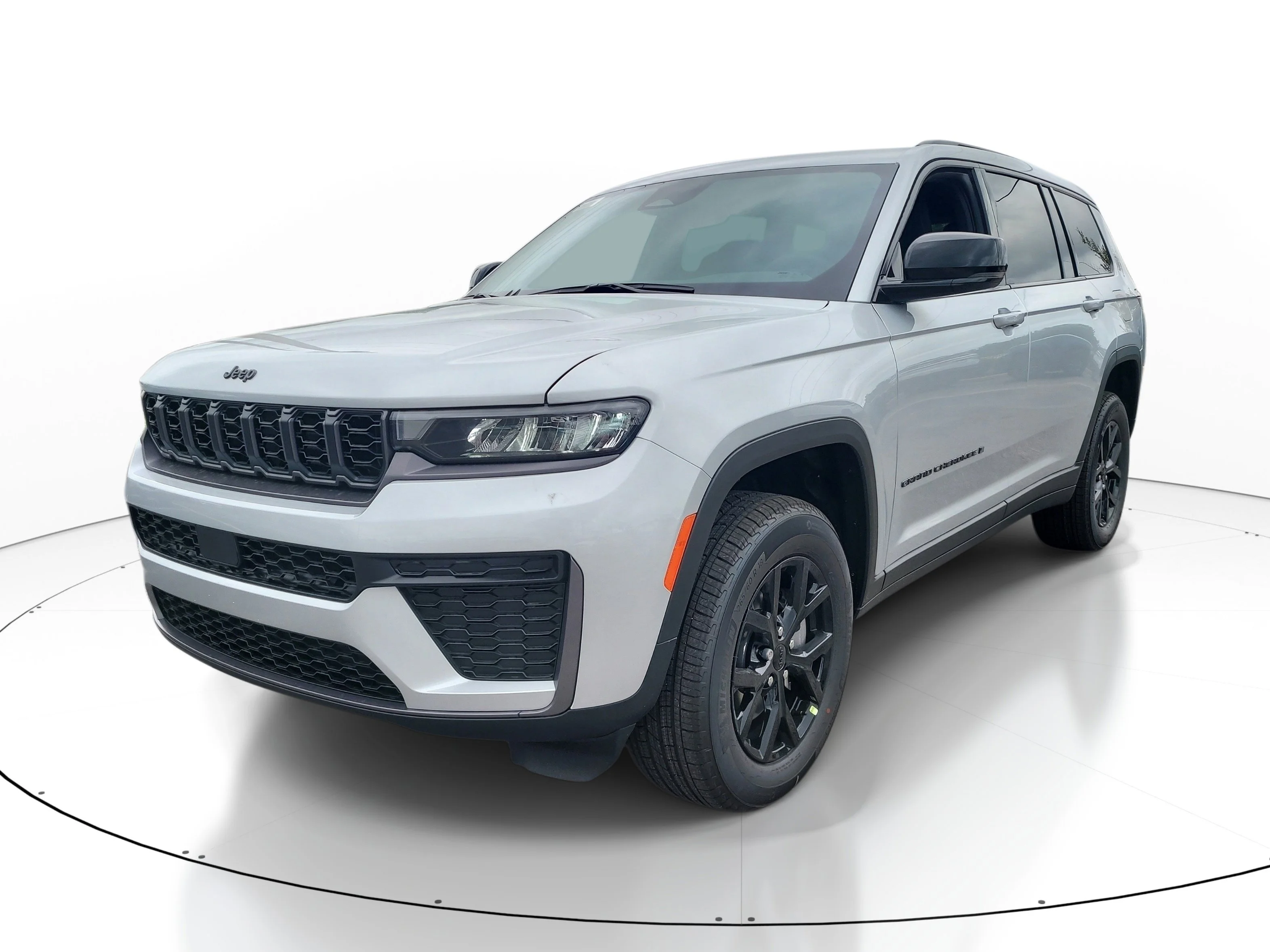 New 2026 Silver Zynith Jeep Laredo Altitude image 4