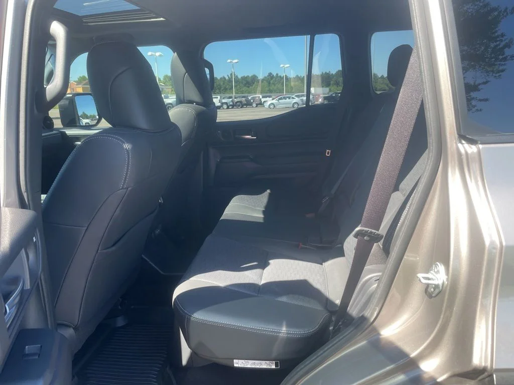 Used 2025  Toyota Base image 14