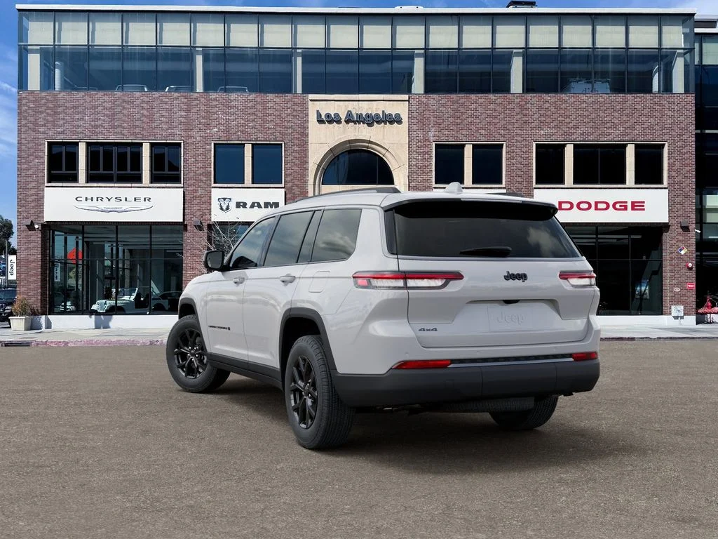 New 2026 Bright White Clear-Coat Exterior Paint Jeep Altitude image 3
