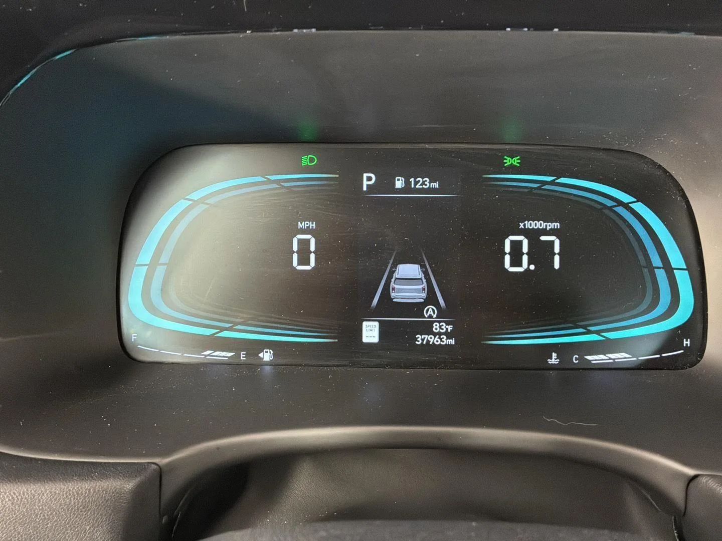Used 2025 Moonlight Cloud Hyundai SEL image 37