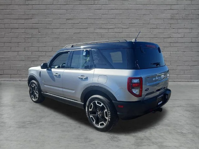 Used 2021 Silver Ford Outer Banks image 3