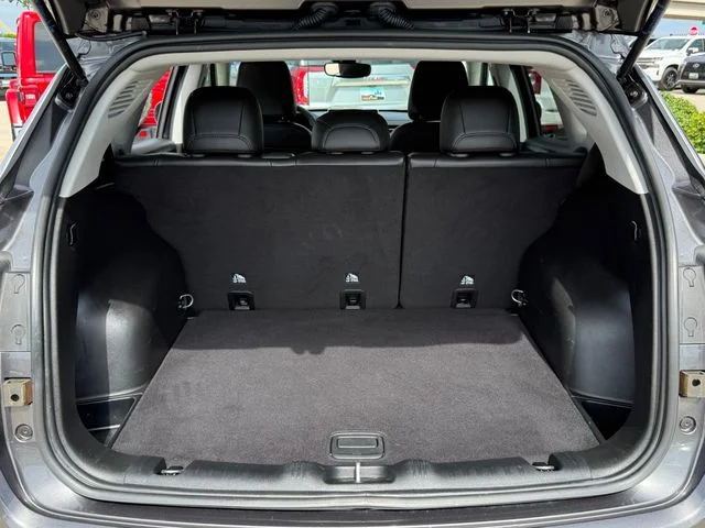 Used 2022 Gray Jeep Latitude image 28