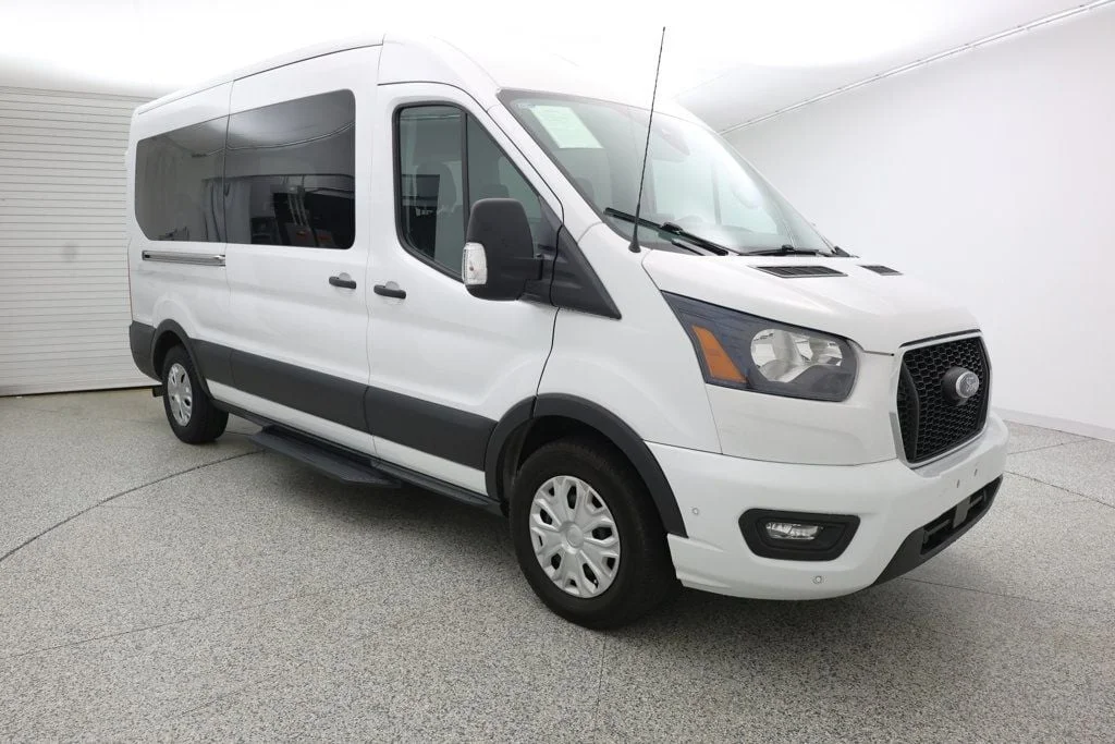 Used 2023 Oxford White Ford T-350 148