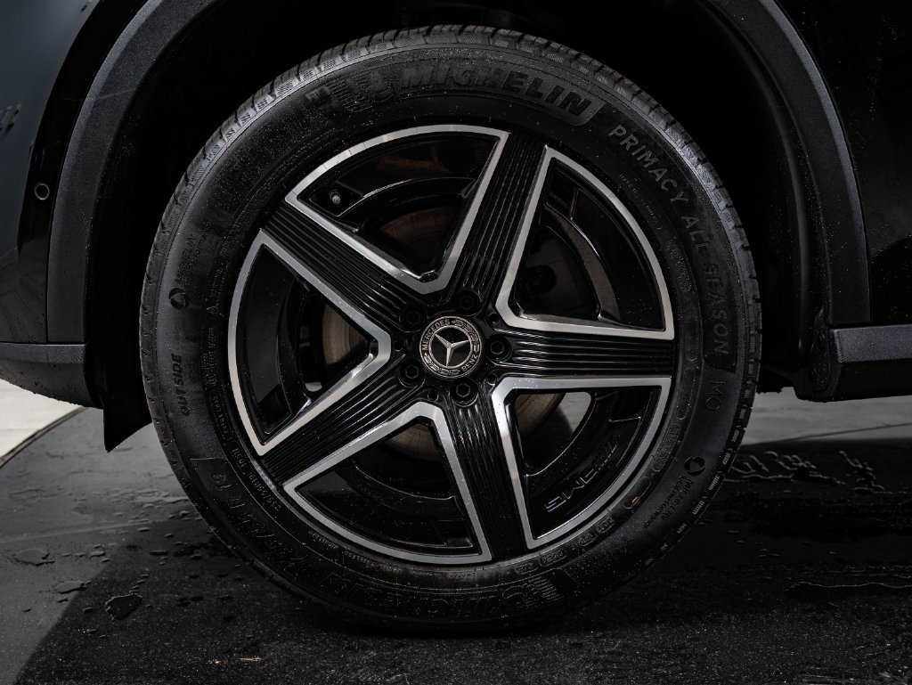 Used 2026 Black Mercedes-Benz GLC 300 image 13